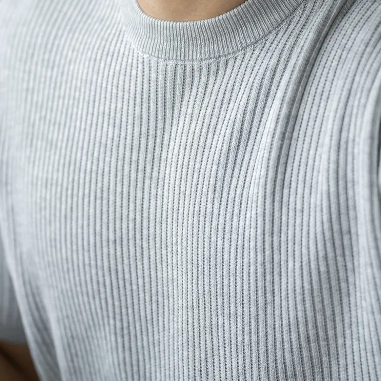 Men's Lightweight Ribbed Knit Slim Fit T-Shirt for Summer Wear
