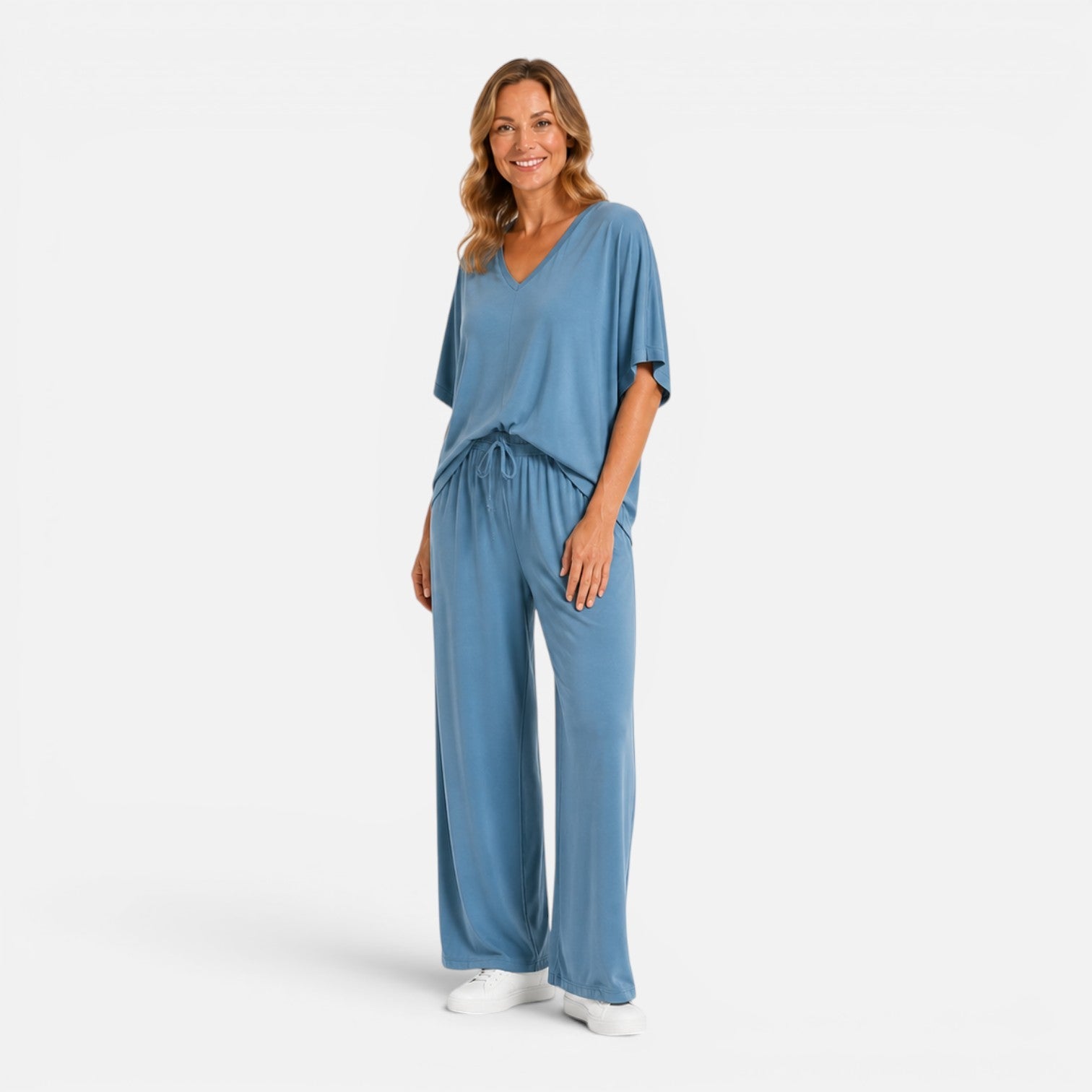 Women's Comfortable Lounge Set - Wide Leg Pants Outfit for Relaxation