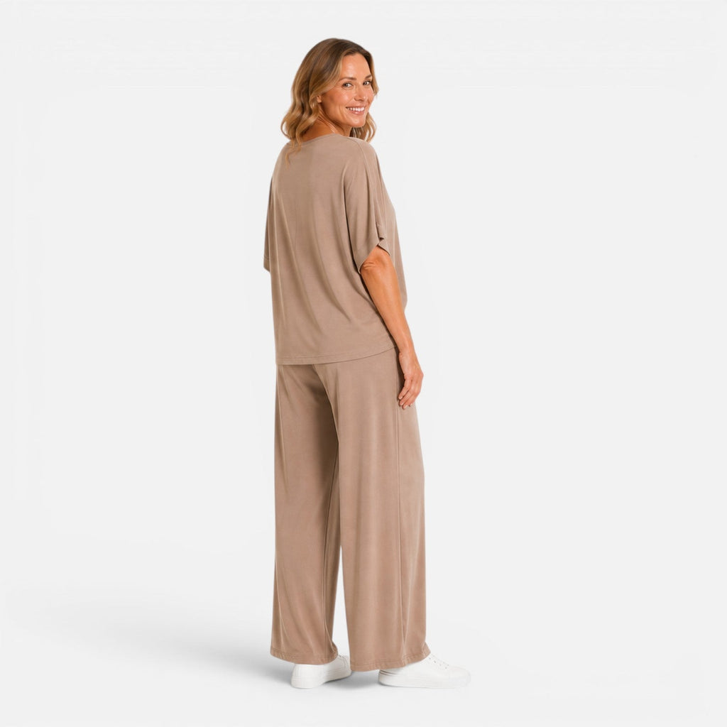 Women's Comfortable Lounge Set - Wide Leg Pants Outfit for Relaxation