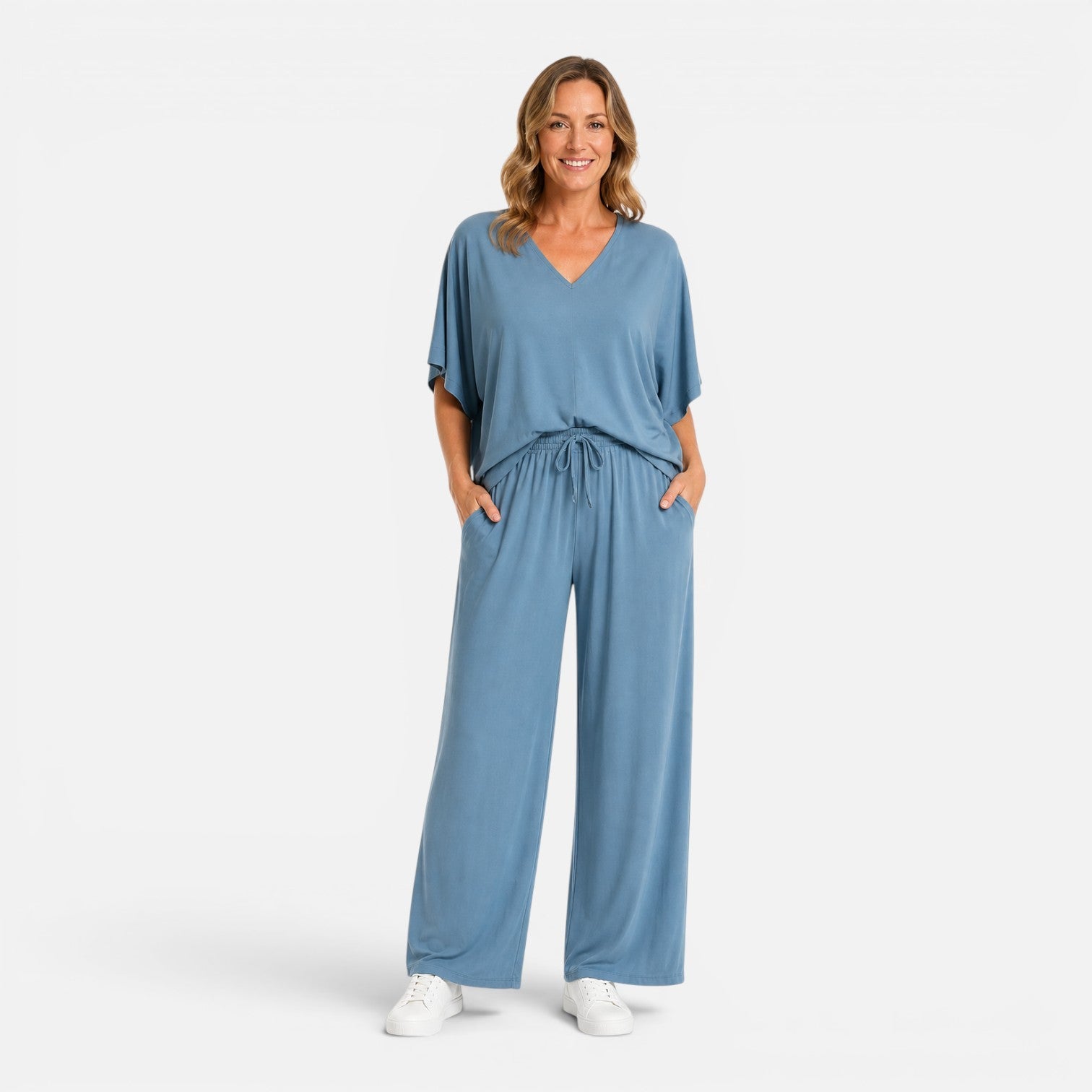 Women's Comfortable Lounge Set - Wide Leg Pants Outfit for Relaxation